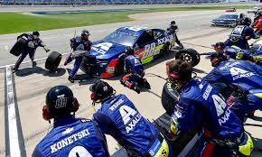 By 1995, jeff gordon was the best driver in nascar and had become a household name. Former College Football Players Taking Their Athletic Talents To Nascar Pit Crews Racer