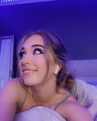 Marlee Hunt's Instagram, Twitter & Facebook