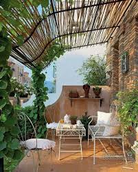 Landscaping how to taming invasive bamboo hgtv. Bamboo Fence Ideas For Balcony Privacy Balcony Decoration Eco Friendly Garden Ideas