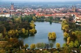 In der dünn besiedelten altmark befinden sich alte hansestädte wie salzwedel, gardelegen, stendal und tangermünde. Stendal Stadtsee Und Tiergarten Tourismus Deutsche Landschaft Stadt