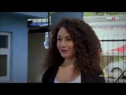 It premiered on 23 july 2016 and concluded on 10 june 2021 with a total of 131 episodes and four seasons. Leyla Ile Mecnun Bir Adet Sesli Mesajiniz Var Youtube