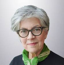 Kim Knowlton's Instagram, Twitter & Facebook