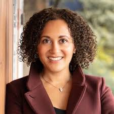 Samantha Emery's Instagram, Twitter & Facebook