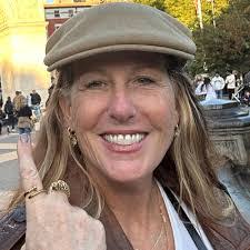 Susan Agostinelli's Instagram, Twitter & Facebook