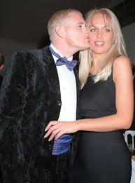 Gascoigne stand im rahmen seiner show a evening. Innerhalb Linda Lusardi Turbulenten Ersten Ehe Zeilen Tragodie Und Gazza Alkohol Binges Aktuelle Boulevard Nachrichten Und Fotogalerien Zu Stars Sternchen