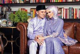 Rozita's birth flower is daffodil and birthstone is she has also starred in feature films like misteri balan balan and adik manja returns. Happy Birthday My Love My Life My Queen Rozita Che Wan I Doakan Oh Kopak