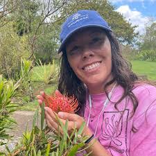 Linsey Martin's Instagram, Twitter & Facebook