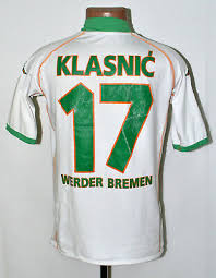 Kamu bisa menemukan penjual jersey werder bremen dari seluruh indonesia yang terdekat dari lokasi & wilayah kamu sekarang. Werder Bremen 2004 2005 Away Football Shirt Jersey Kappa Klasnic 17 39 99 Picclick Uk