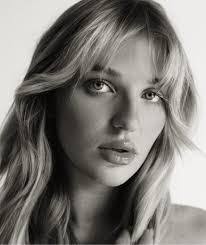 Michele Tharp's Instagram, Twitter & Facebook