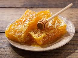 Can You Eat Honeycomb Benefits Uses And Dangers Can You Eat Honeycomb Healthy Honey Eat