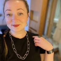 1700+ "Erin Erin -signs" profiles