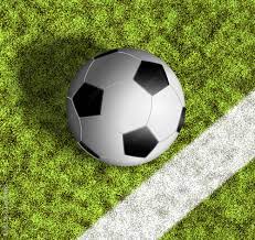Balón de fútbol cruzando la línea Stock Illustration | Adobe Stock