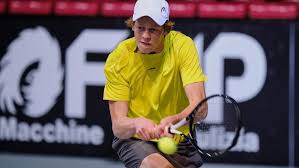 What tennis racquet does jannik sinner use? Uberragend Jannik Sinner Gewinnt Ersten Challenger Tennis Sportnews Bz