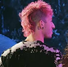 Short to medium hairstyles are another impression of the time! Pin By Iisus On Top Twenty One Pilots Aesthetic Twenty One Pilots Twenty One