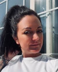 Lora Watts's Instagram, Twitter & Facebook