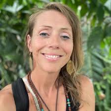 IVAR LANGELAND ER GÅTT BORT Vårt alltid gledespredende æresmedlem Ivar  Langeland er død, 75 år gammel. I 45 år var Ivar klubbens ansikt, både utad  og for klubbens egne medlemmer. Han var