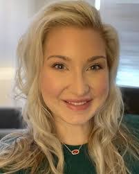 Lauren Farley's Instagram, Twitter & Facebook