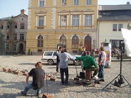 Žije zde přibližně 1 900 1 obyvatel a její katastrální území má rozlohu 1440 ha. Kourim Filmova Cestopisy Cesko Cesty A Pamatky