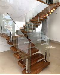 Jenis kaca selanjutnya yang bisa kamu gunakan untuk hunian adalah kaca bening atau clear glass. Ingin Memasang Railing Kaca Ketahui Dulu 5 Hal Ini