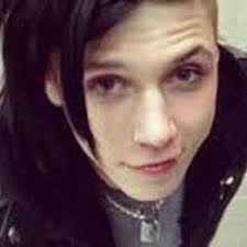 Elsa Drake (@TheIcesicleElsa)