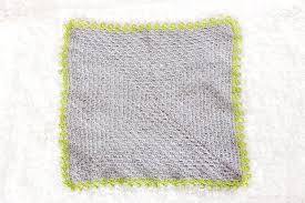 Kleine Babydecke Fur Den Maxi Cosi Hakeln Babydecke Hakeln Bommel Machen Decke Hakeln