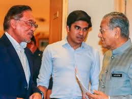 Fill in the paper application. Malaysian Government Agrees To Lower Voting Age To 18 Automatic Voter Registration Today