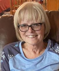 Karen Paulson's Instagram, Twitter & Facebook