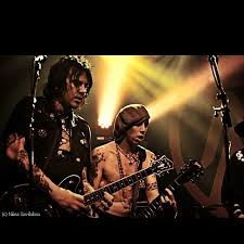 Pin By Jay Bee Art Alchemist On Guitars Galore Transvision Vamp My Chemical Romance Aerosmith