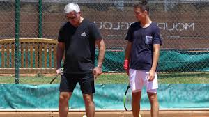 He is among the four children born to apostolos tsitsipas and his wife, julia sergeyevna apostoli. Apostolos Tsitsipas Vs Petros Tsitsipas Tennis Practice Youtube