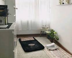 Sebagai negara dengan mayoritas penduduk beragama islam, keberadaan ruang salat alias mushola dalam rumah maupun di tempat umum adalah hal yang sangat vital. 11 Desain Mushola Dengan Berbagai Gaya Mulai Dari Minimalis Hingga Modern Rumah123 Com