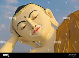 Reclining buddha statue hi-res stock photography and images