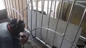 Apakah anda sedang mencari pagar stainless atau pagar besi minimalis untuk rumah ingin tahu harga pagar stainless dan harga pagar besi minimalis? Membuat Pagar Pintu Stenlis Youtube
