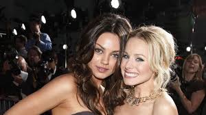 Being a bad mom includes heavy drinking, reckless driving with their kids in the car, inhaling whippets and throwing aside all those ridiculously strict mom rules that have cropped up in recent years. Mila Kunis Ashton Soll Nach Ihrem Tod Kristen Bell Heiraten Promiflash De