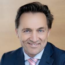 My friends at FlowX.AI have put their 2023 funding round to great use:  they've built an impressive multi-agent platform designed to help banks  accelerate innovation at scale.