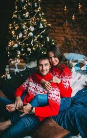 From couple pictures to snapshots of the little ones, the possibilities are endless when it comes to christmas photoshoots. 24 Ideas Photography Tumblr Couples Photo Ideas Christmas Photography Couples Christmas Couple Pictures Christmas Couple Photos