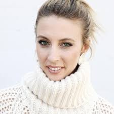 Courtney Scully's Instagram, Twitter & Facebook