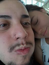 Há um ano atrás, nesse exato dia, mais ou menos 18/19h da noite, uma  segunda feira, estávamos dentro do seu carro, e eu estava decidindo o que  eu ia fazer, pois havia