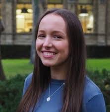 Holly Dow's Instagram, Twitter & Facebook