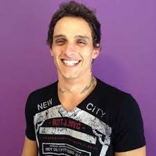 Loud contrata o produtor musical Victor Reis