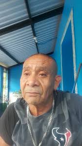 Salvadoreño que vivió 30 años en Houston se dió cuenta de lo difícil que  está la vida en El Salvador.