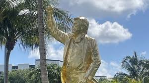 Golfers see gold statue of Trump in Miami and reactions are priceless