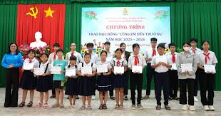 Überschwemmungen in Gia Lai, Vietnam: Dorf abgeschnitten! - Imagen principal del artículo