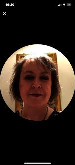 Hello, was hoping someone would be able to help me. I'm trying to track  down a lady who goes by the name of Leonie Newman ( May be married now ) I