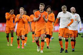 Nederländerna inleder em mot ukraina den 13 juni. Nederlandernas Trupp Till Fotbolls Em Har Ar Hollands Lag