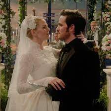Colin O Donoghue Killian Jones Captain Hook Jennifer Morrison Emma Swan Captain Swan Once Upon A Time Captain Swan Swan Wedding Emma Swan