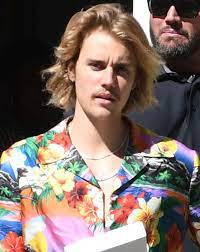 How To Get Justin Bieber S Coolest Hairstyles In 2021 Justin Bieber Long Hair Hairstyles Justin Bieber Cool Hairstyles