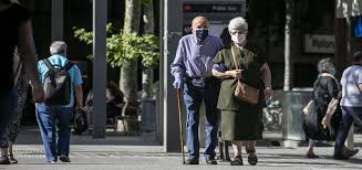 Maybe you would like to learn more about one of these? Who Should Be Vaccinated First A Multidisciplinary Group Of Experts Proposes A Covid 19 Vaccination Strategy News Isglobal