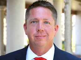 The editorial board recommends Chris Hattaway for County Commission