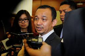 Lembaga hukum adalah lembaga yang mengatur tentang tata tertib dalam masyarakat dan memberikan bantuan dalam bidang hukum kepada masyarakat yang membutuhkan. Maszlee Elak Jawab Pengiktirafan Uec Bagi Peperiksaan Clp