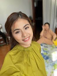 Vân Trang khoe ảnh phụ huynh thời trẻ, được thừa hưởng gen trội khiến ai  cũng trầm trồ